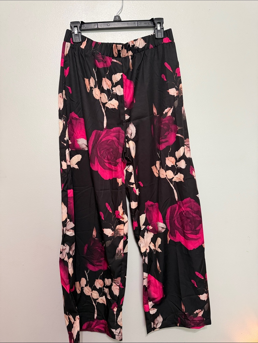 SHEIN Black Wide-Leg Pants with Fuchsia Rose Print